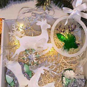 Weihnachtsdekorationen (Kugel mit Rentierkopf)